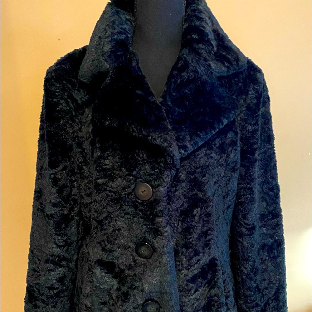 EESPRIT Women’s black faux fur coat